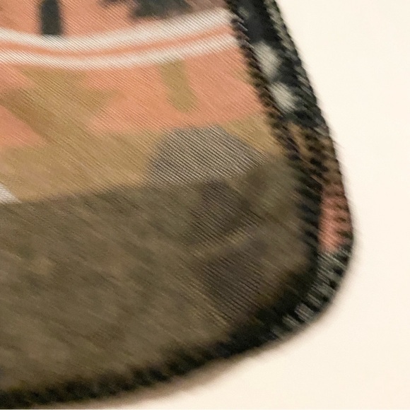 LA Express Shawl Poncho Wrap One Size - Picture 4 of 11